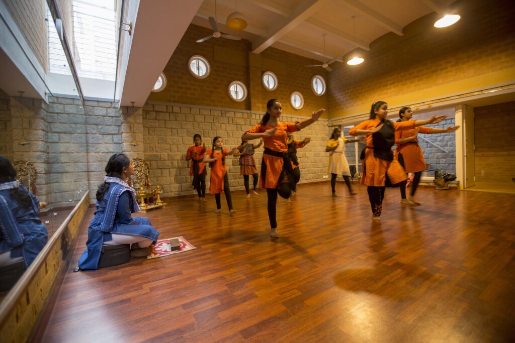 DanceSchoolexin (1)
